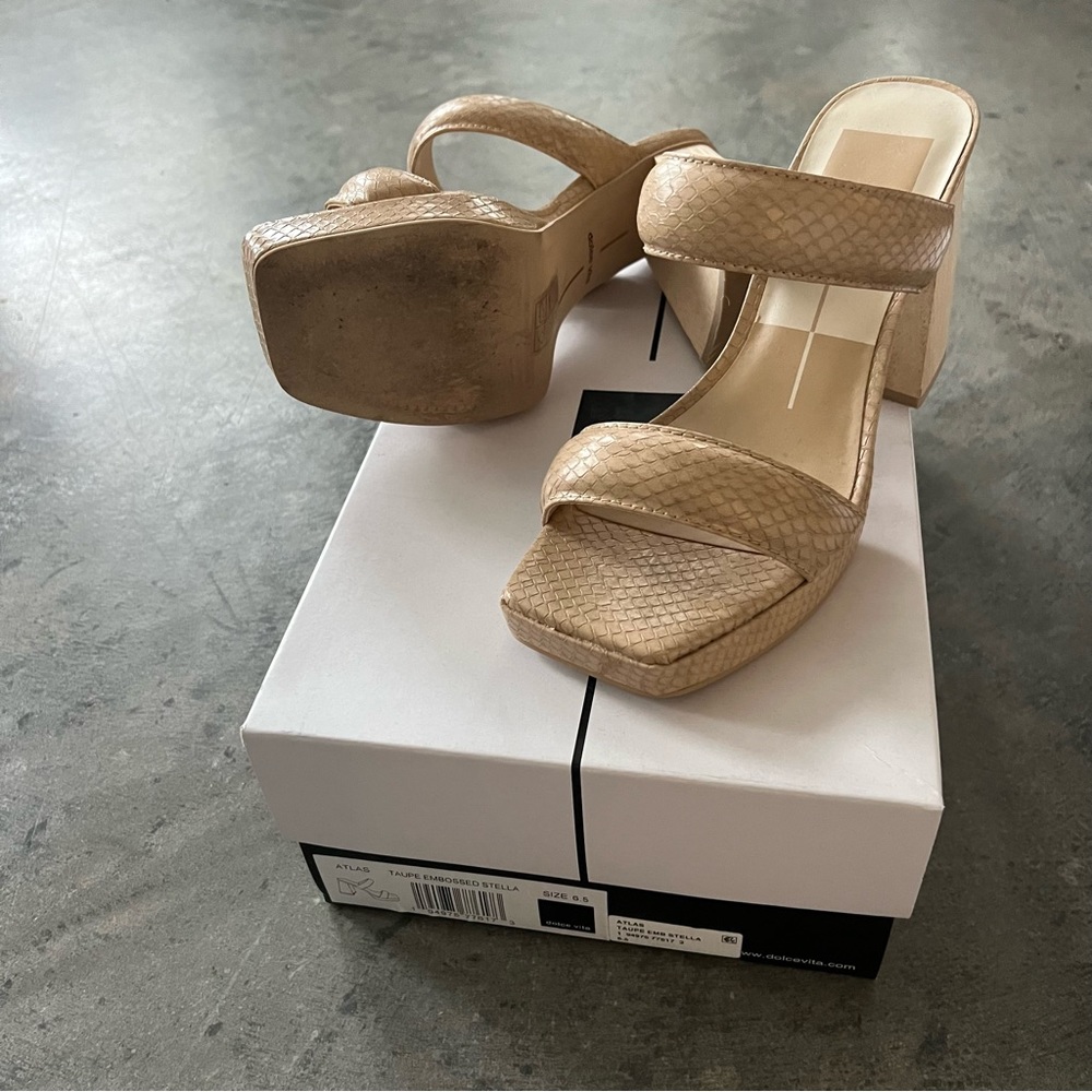 Dolce Vita Atlas Sandal Platform - Picture 2 of 2
